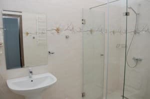 Отели . Гостиница Полулюкс трехместный двухкомнатный. 