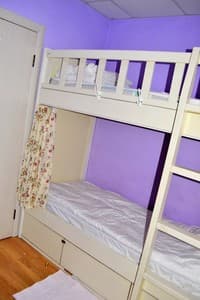 Готелі . Готель Місце у загальному двомісному номері №4. 