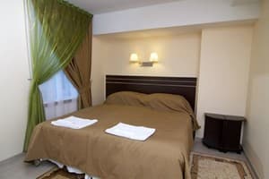 Hotels . Hotel Apartament Triple Two-Room Apartment on Shota Rustaveli Street, 33. 