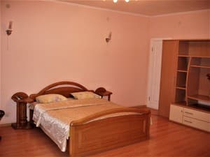 Готелі . Готель Апартаменти двохмісний вул. Трьохсвятительська 3 (1). 