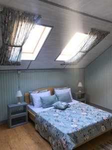 Отели . Гостиница Стандарт двухместный мансардный (зеленая комната). 