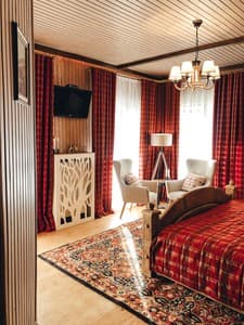 Отели . Гостиница Делюкс двухместный с балконом. 