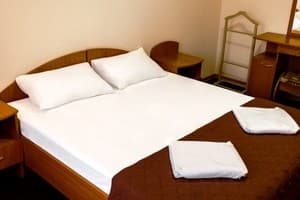 Готелі . Готель Люкс двомісний . 