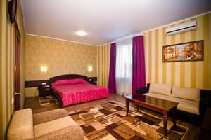 City Club . Room Junior suite Single 