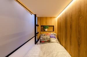 Отели . Гостиница Место в мужском 8-местном номере . 