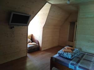 Хатки на пеньках. Номер Стандарт трехместный с видом на горы