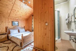 Отели . Гостиница Коттедж 8-местный с камином. 