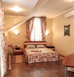 Отели . Гостиница Полулюкс 4-местный Connected Rooms (номер 3/1+3/2). 