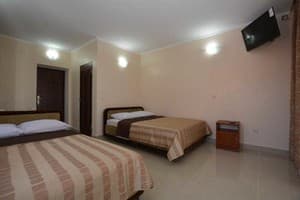 Отели . Гостиница Люкс 4-местный с балконом. 