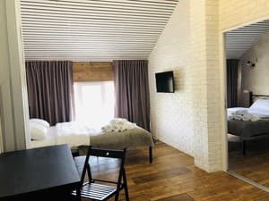 Отели . Гостиница Люкс 4-местный з балконом (двухкомнатный). 