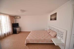 Отели . Гостиница Люкс 4-местный двухкомнатный. 