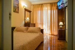 Готелі . Готель Стандарт тримісний . 