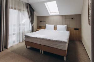 Отели . Гостиница Полулюкс двухместный с балконом № 5,8, 3,4. 