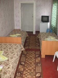 Отели . Гостиница Эконом трехместный + ( летние домики) с кондиционером. 