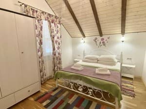 Hotels . Hotel Apartament 5-bed room №9. 