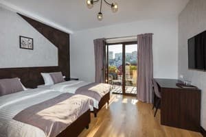 Отели . Гостиница Комфорт двухместный с балконом. 