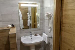 Готелі . Готель Стандарт двомісний . 