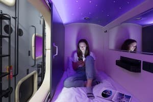 Отели . Гостиница Стандарт одноместный капсульный для женщин. 