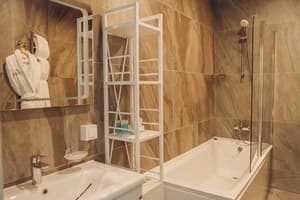 Отели . Гостиница Улучшенный двухместный  с видом на море и балконом. 