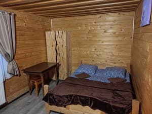 Хатки на пеньках. Номер Стандарт двухместный  (в деревянном стиле)