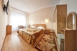 Готелі . Готель Стандарт двомісний . 