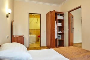 Готелі . Готель Люкс двомісний . 