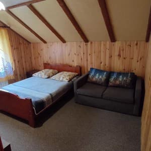 hata v Karpatah. Room Cottage  Kottedj 8-mestniy