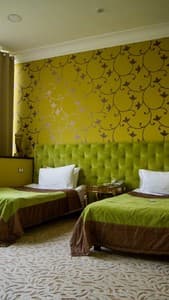 Plaza. Room Suite Triple 603