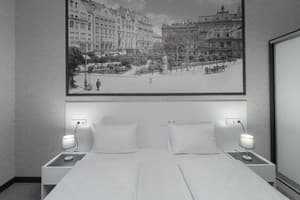 Opera Passage Hotel & Apartment. Номер Стандарт двухместный Номер с Балконом 305