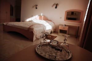 Готелі . Готель Покращений двомісний (2+1). 