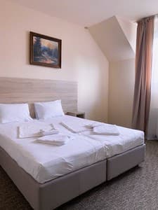 Готелі . Готель Стандарт двомісний великий. 