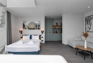 Готелі . Готель Люкс двомісний із ванною та терасою. 