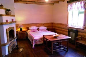 Готелі . Готель Котедж 4-місний Колобок. 