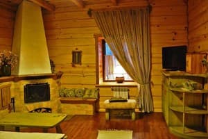 Готелі . Готель Котедж 4-місний Дубок-теремок. 