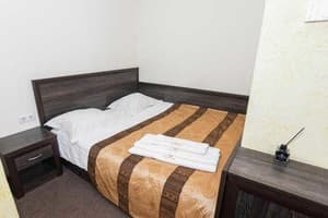 Готелі . Готель Напівлюкс двомісний 36. 