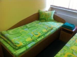 Отели . Гостиница Место в общем двухместном номере . 