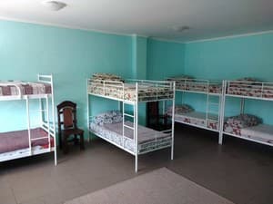 Квара-центр. Номер Место в мужском 8-местном номере 