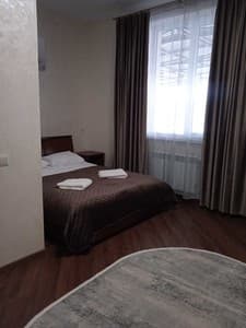 Готелі . Готель Стандарт двомісний Двоспальне ліжко. 