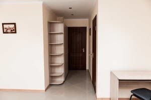 Готелі . Готель Стандарт двомісний великий номер (2+1). 