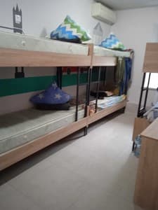 Готелі . Готель Місце у жіночому 6-місному номері . 