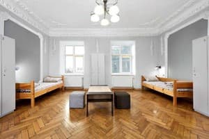 Premium Hostel. Номер Место в общем 4-местном номере № 3