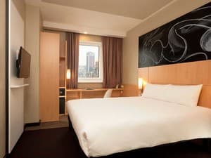 Готелі . Готель Стандарт двомісний з двоспальним ліжком. 