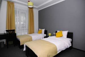 Готелі . Готель Стандарт двомісний з роздільними ліжками №1. 