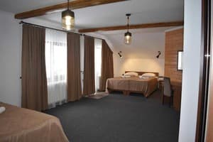 Готелі . Готель Люкс 4-місний двокімнатний. 