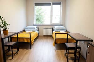 Hostel+H. Номер Місце у загальному двомісному номері Хостел 