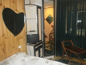 Отели . Гостиница Эконом двухместный с общим душем. 