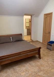 Готелі . Готель Напівлюкс тримісний двокімнатний №10,11. 