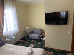 Готелі . Готель Напівлюкс двомісний . 