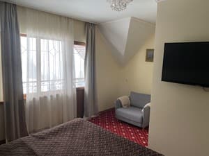 Готелі . Готель Напівлюкс тримісний . 