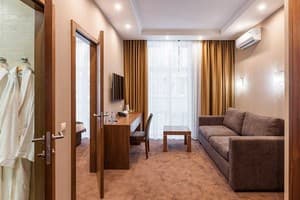 Crystal Hotel. Номер Полулюкс 4-местный Полулюкс